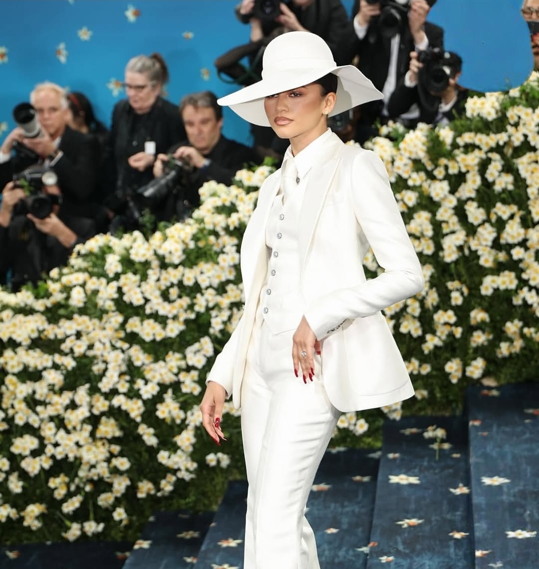 Zendaya engagement ring 