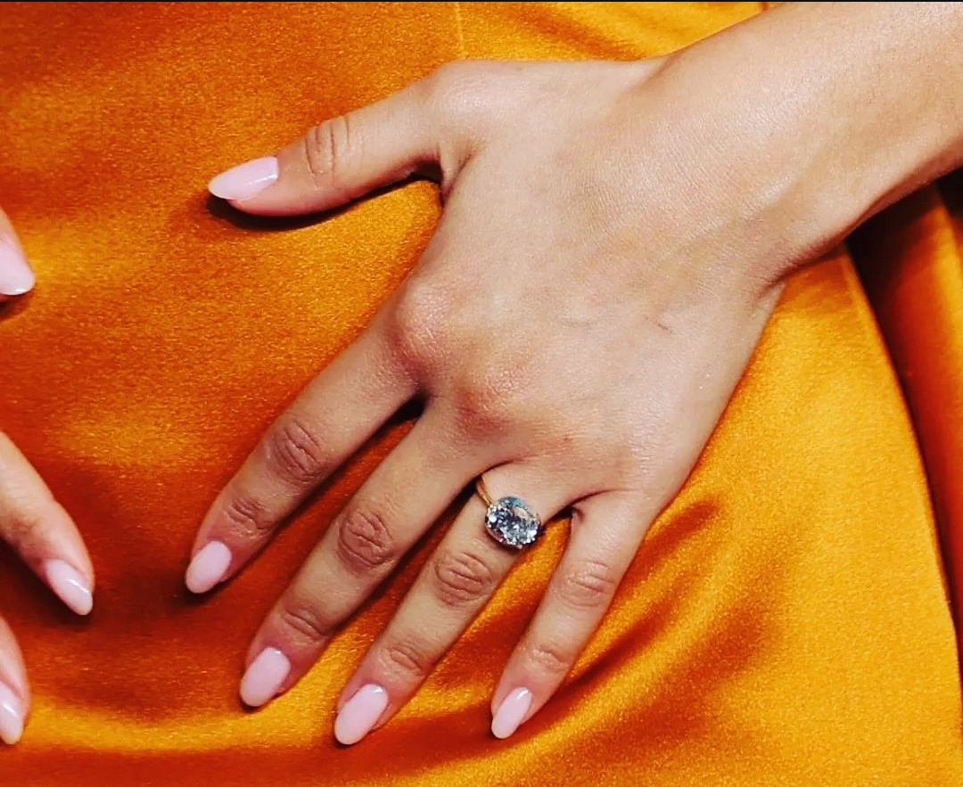 Zendaya engagement ring 