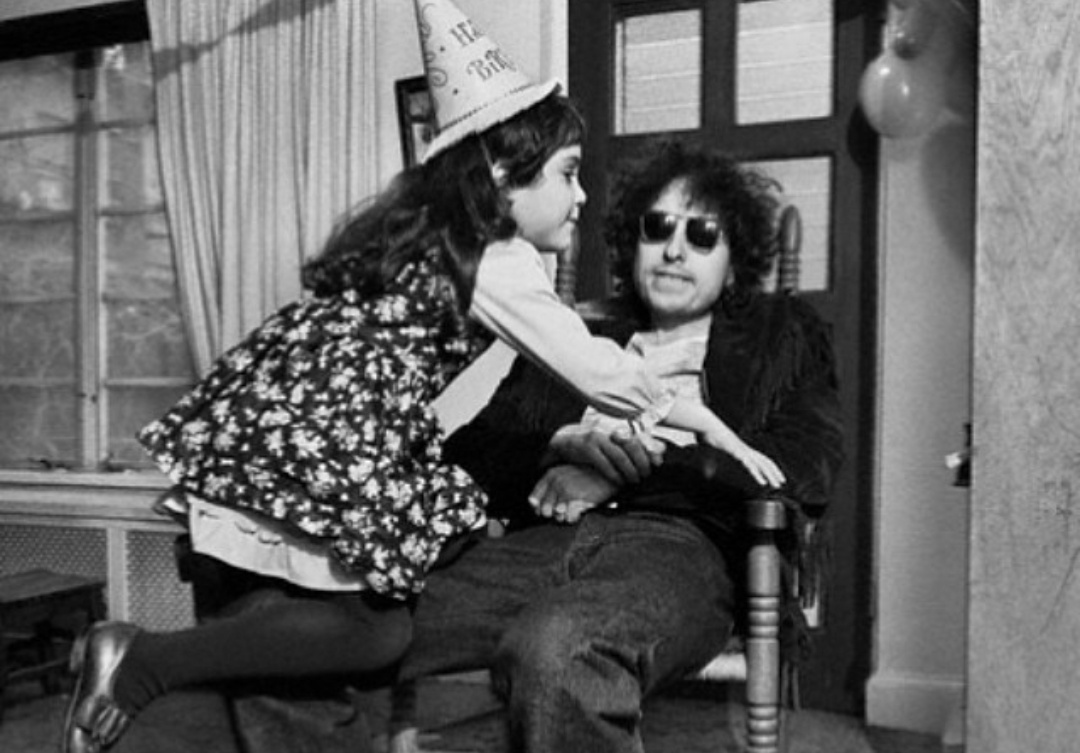 Anna Dylan: The Private Life of Bob Dylan’s Daughter Away From the Spotlight