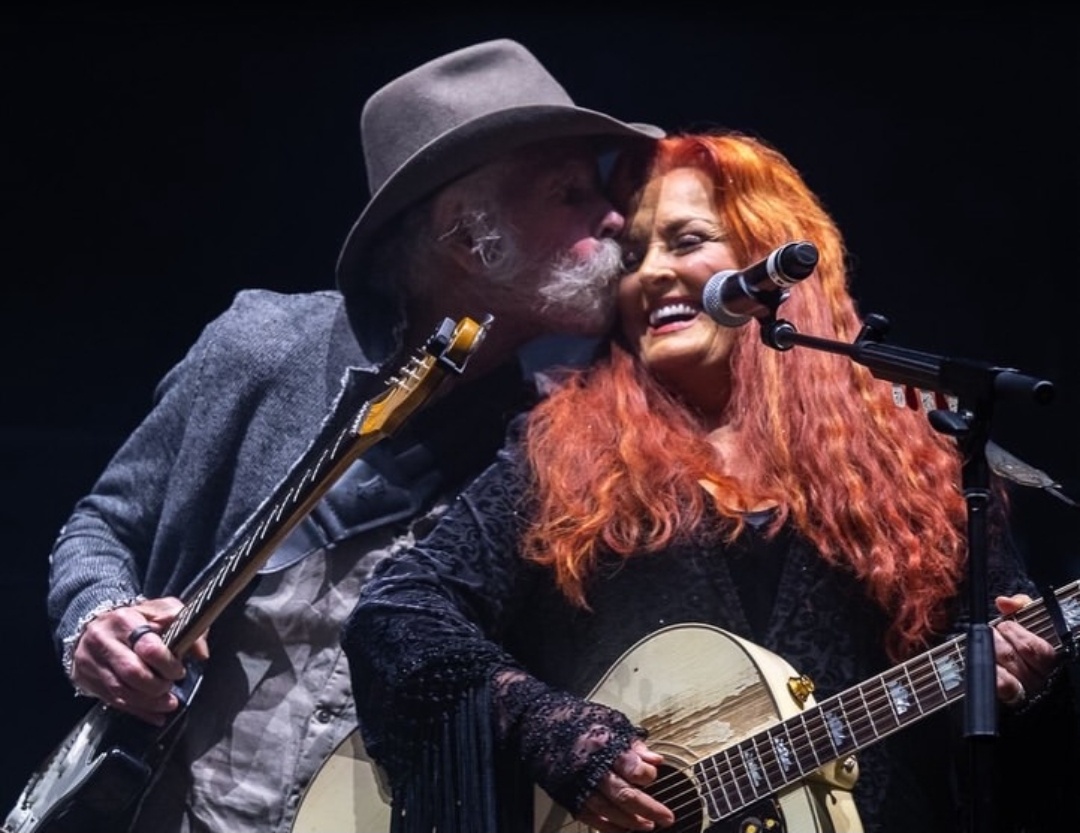 wynonna judd performance reactions 